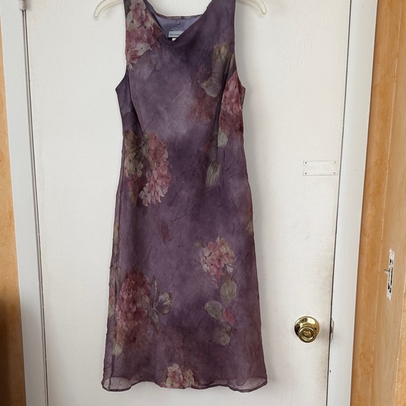 Breakin loose Dresses & Skirts - Breaking’ Loose Lilac Floral Chiffon Sleeveless Midi Dress. Size 11/12